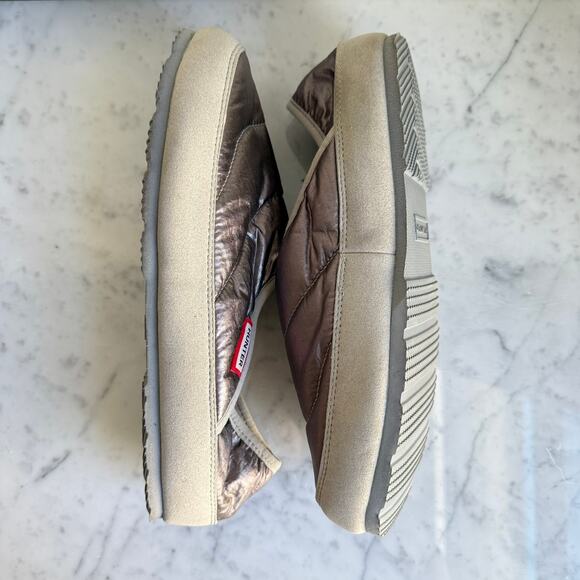 Hunter Insulated Quilted Slip-On Shoes Metallic Bronze – Women’s 10 - Picture 4 of 9